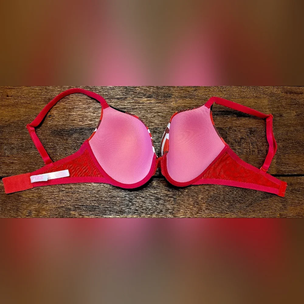 Victoria's Secret Pink Christmas Bra Free Pantie With Purchase - Picture 3 of 6